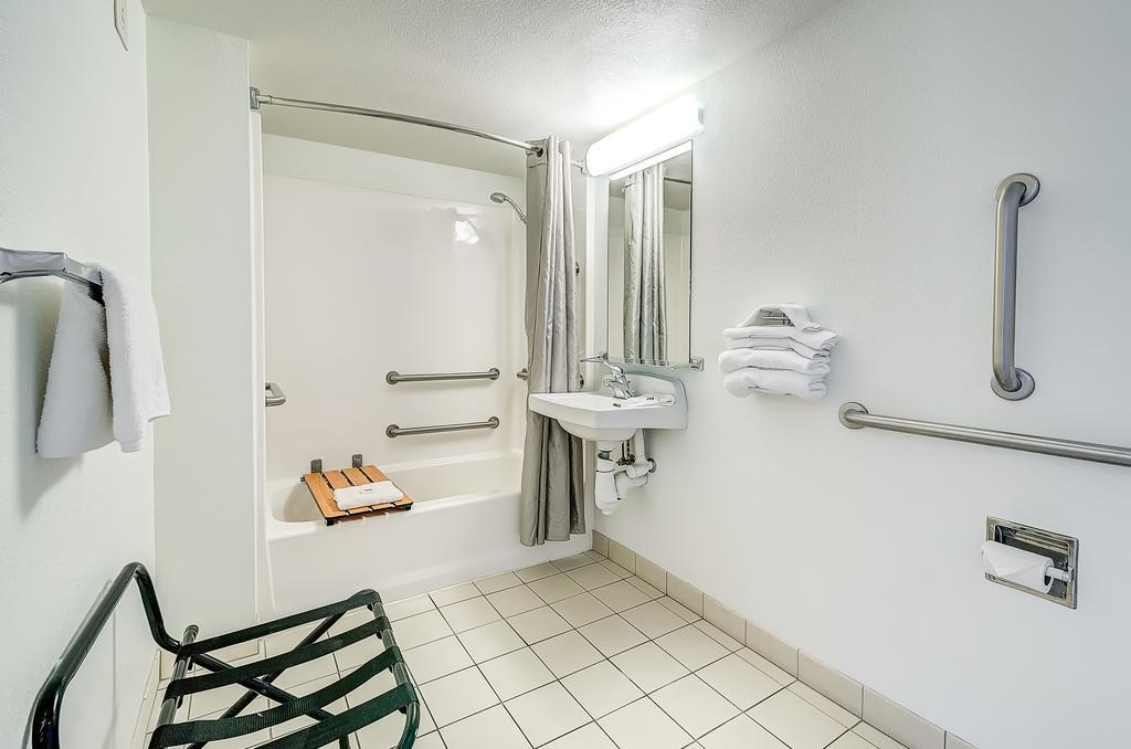 Park Inn By Radisson, Thornton Room photo