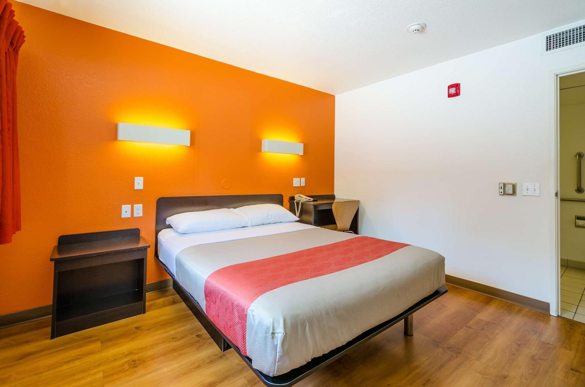 Park Inn By Radisson, Thornton Exterior photo